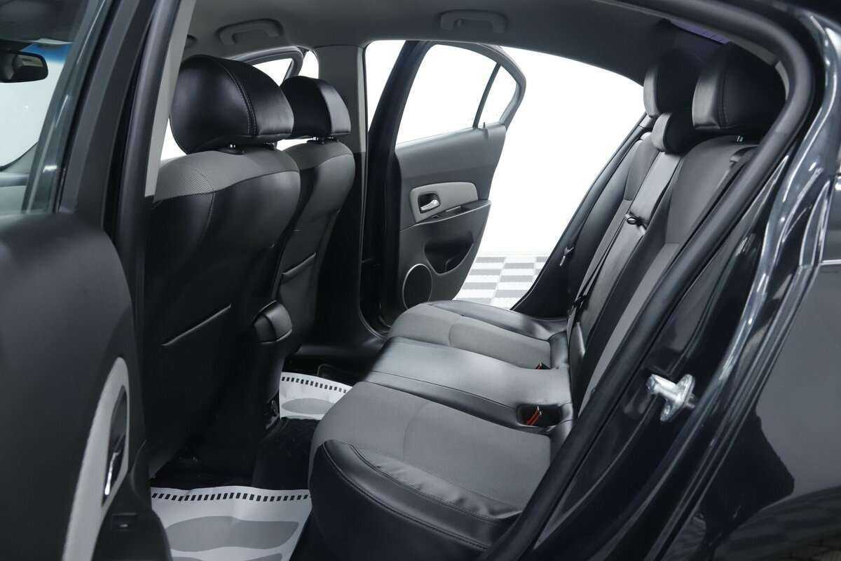Купить Chevrolet Cruze с пробегом. Фото: #17