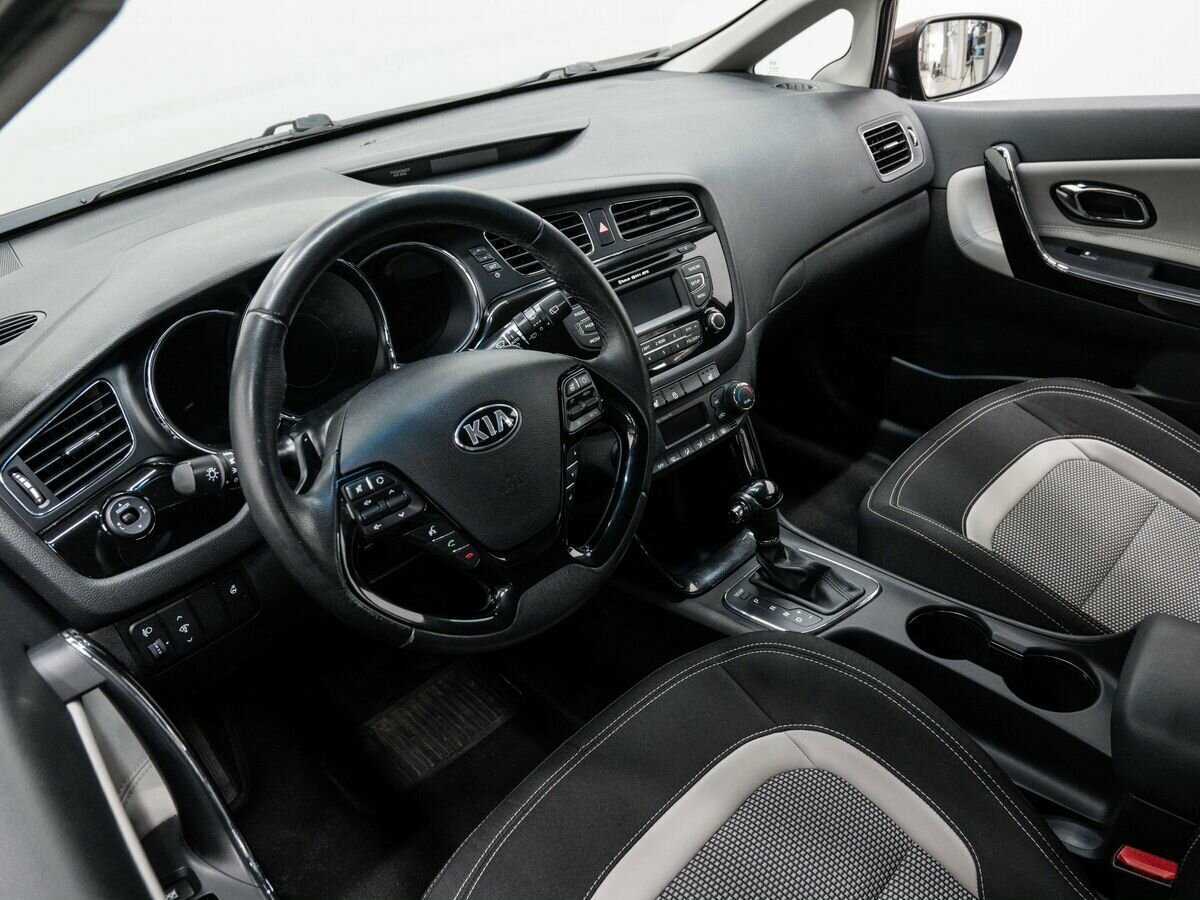 Купить Kia Ceed с пробегом. Фото: #13