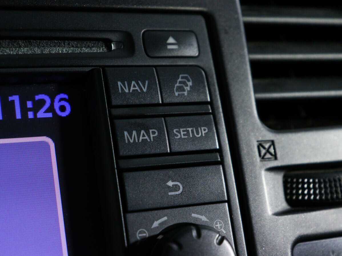 Купить Nissan Tiida с пробегом. Фото: #15