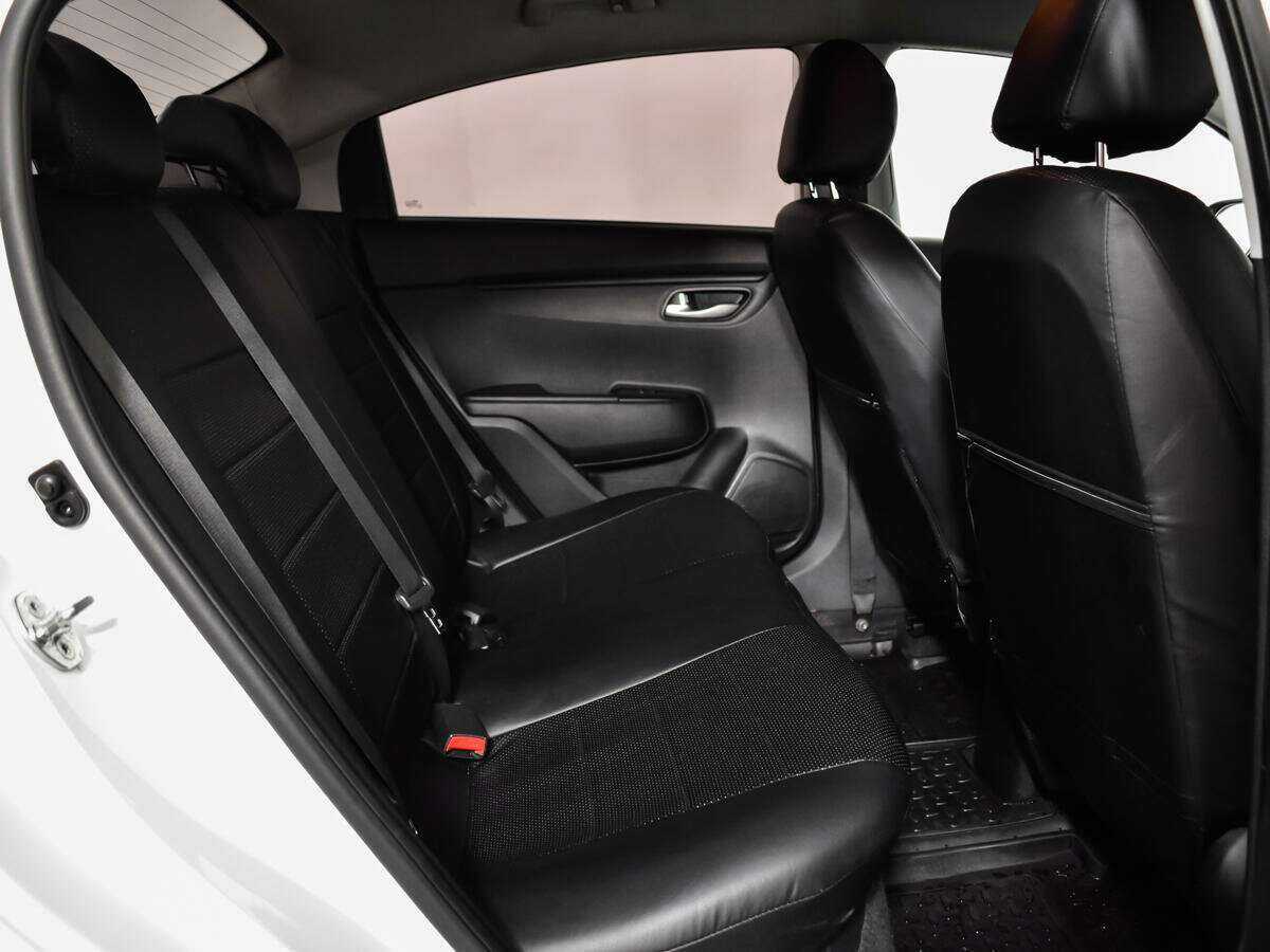 Купить Kia Rio с пробегом. Фото: #9