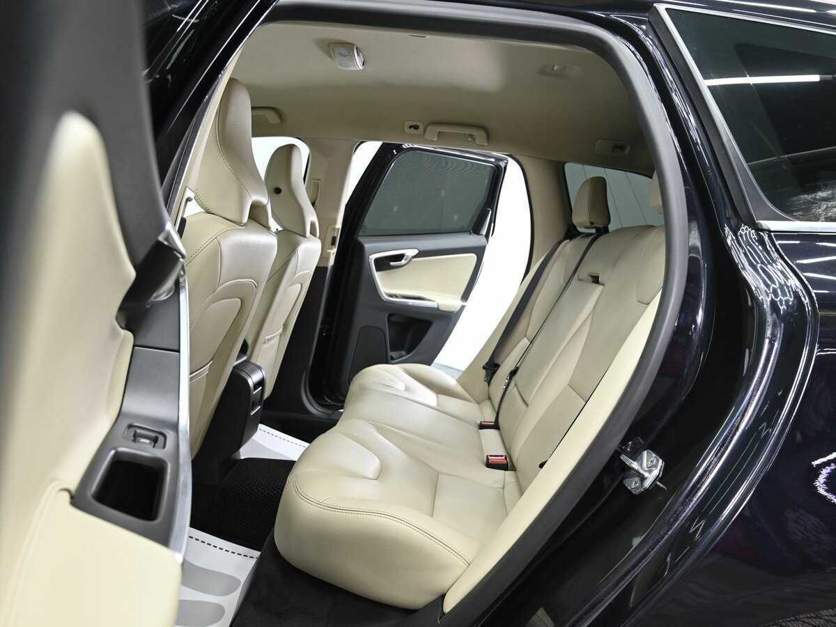 Купить Volvo XC60 с пробегом. Фото: #4