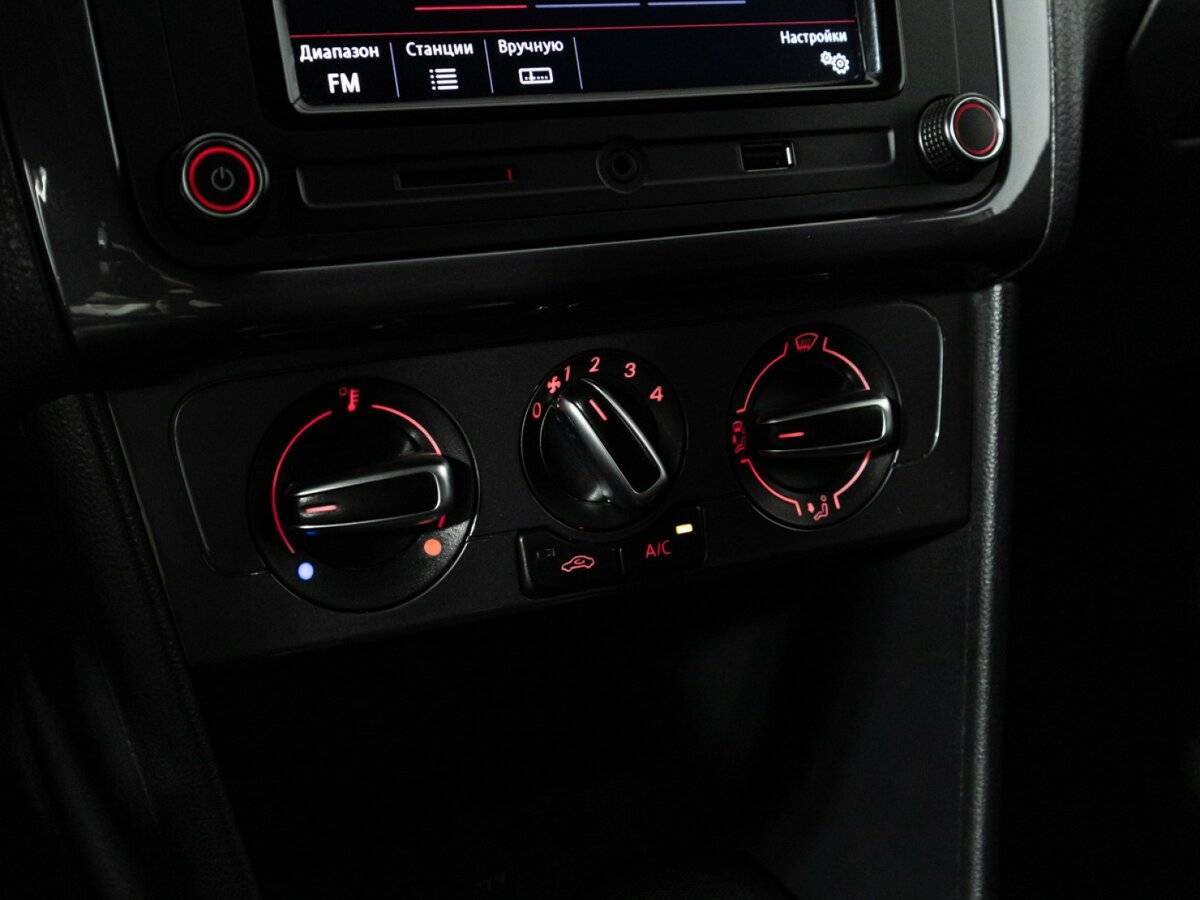 Купить Volkswagen Polo с пробегом. Фото: #16