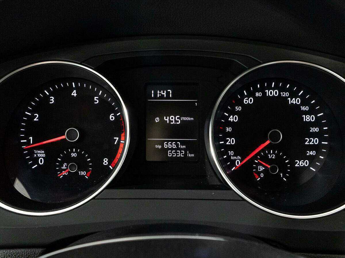 Купить Volkswagen Jetta с пробегом. Фото: #11