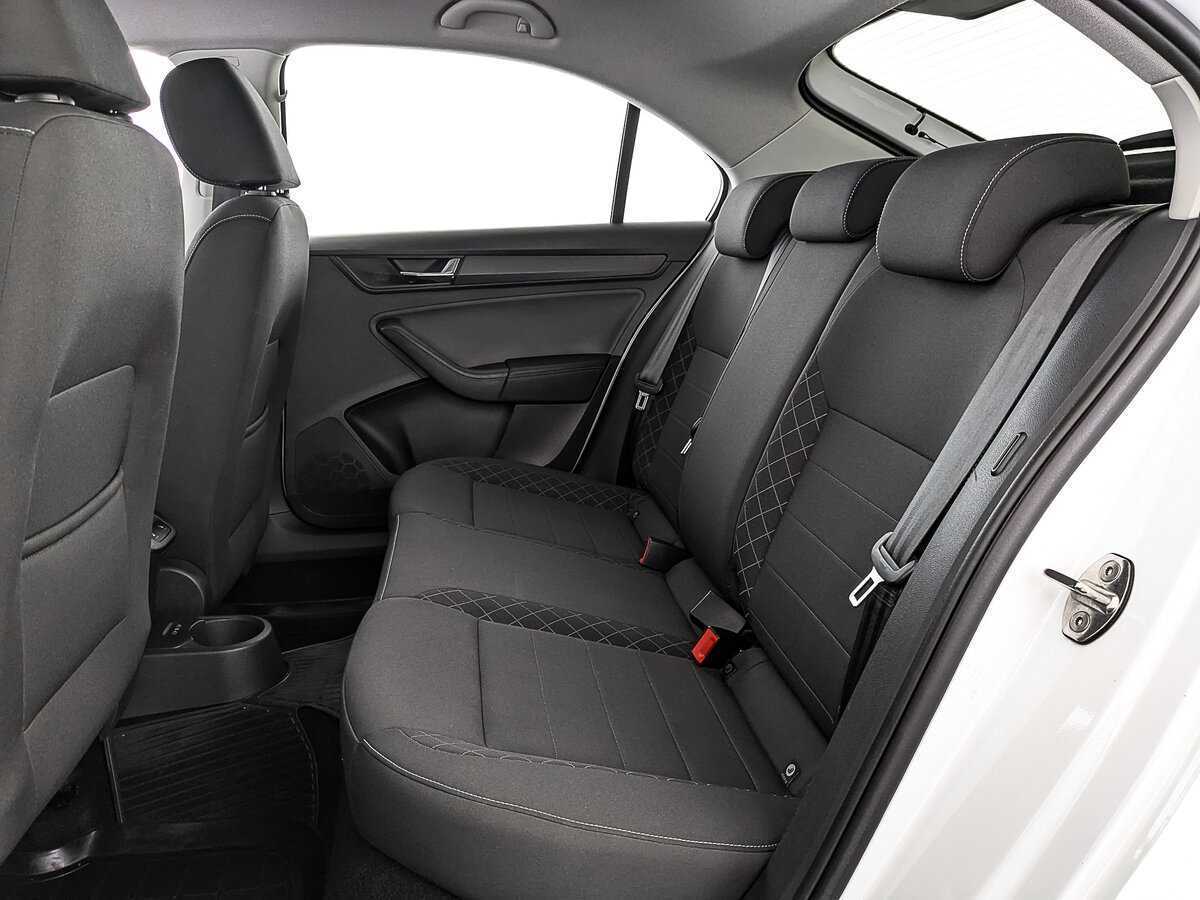 Купить Skoda Rapid с пробегом. Фото: #16