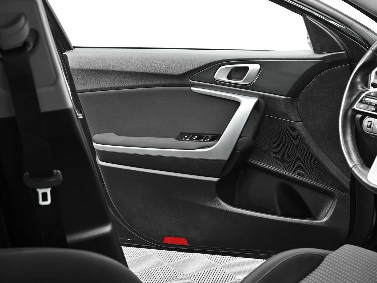 Купить Kia Ceed с пробегом. Фото: #4