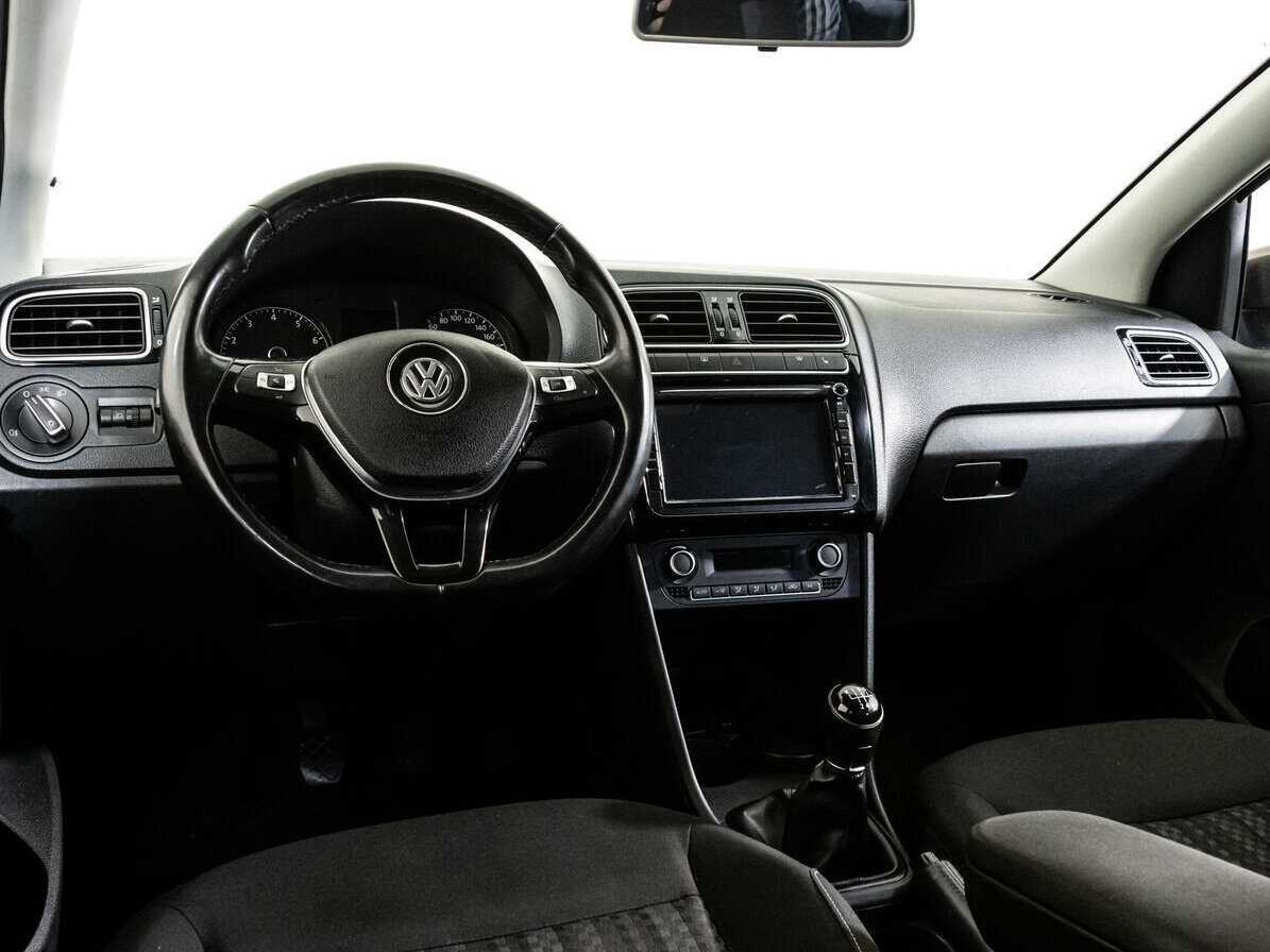 Купить Volkswagen Polo с пробегом. Фото: #10