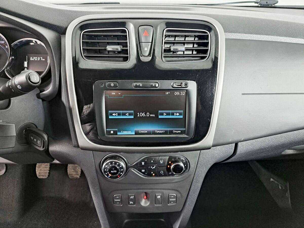 Купить Renault Sandero с пробегом. Фото: #12