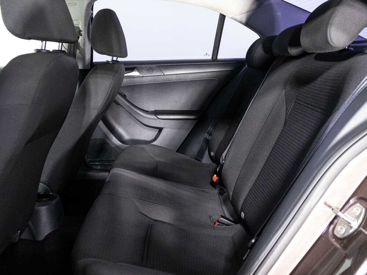Купить Volkswagen Jetta с пробегом. Фото: #9