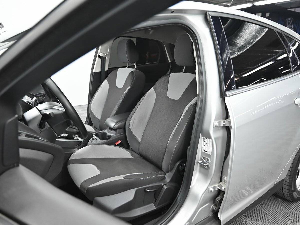 Купить Ford Focus с пробегом. Фото: #4