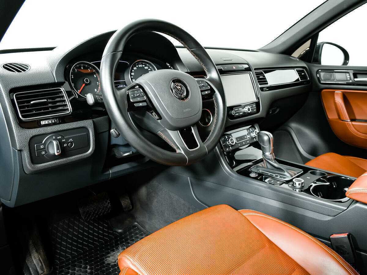 Купить Volkswagen Touareg с пробегом. Фото: #12