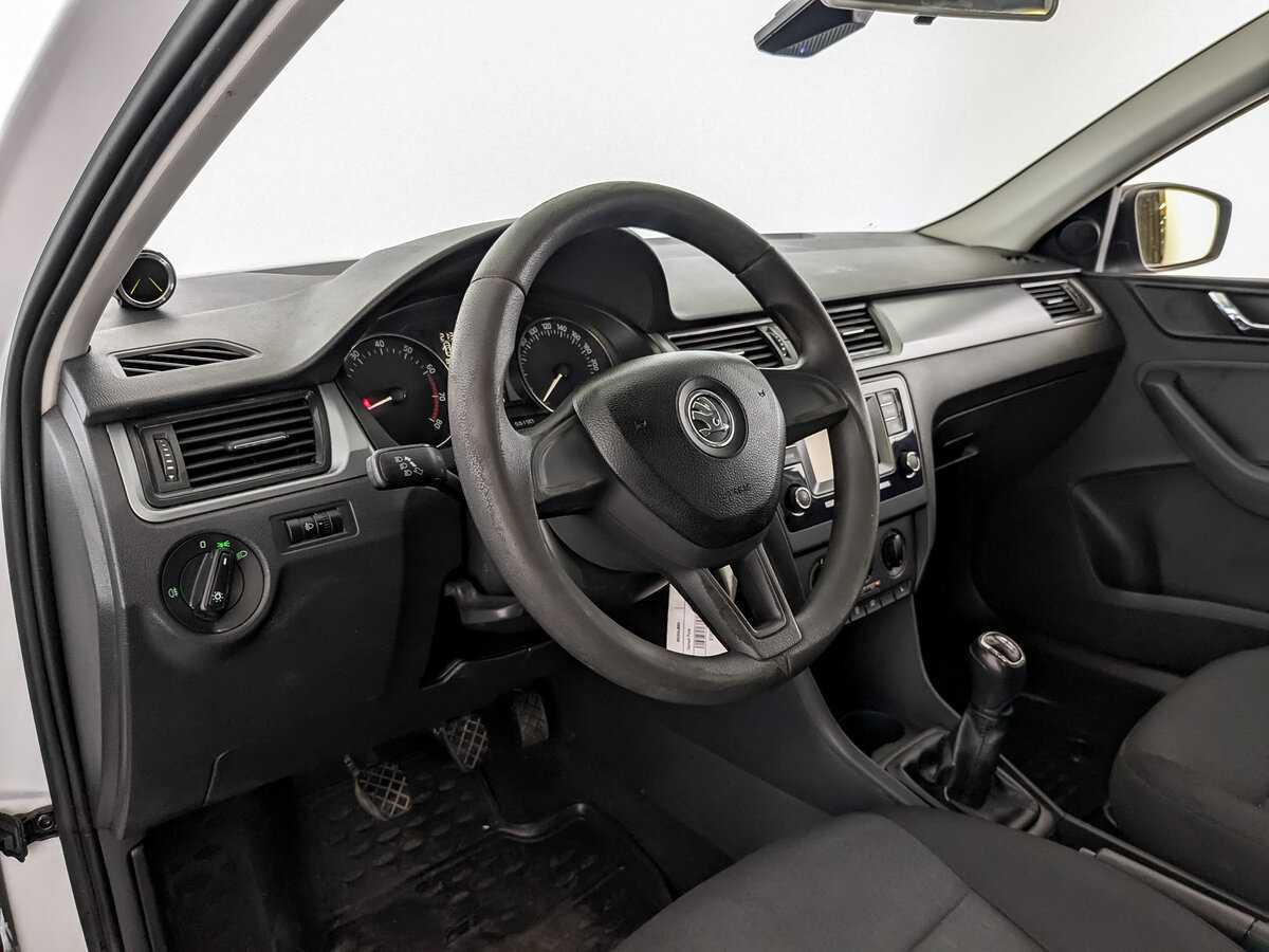 Купить Skoda Rapid с пробегом. Фото: #15