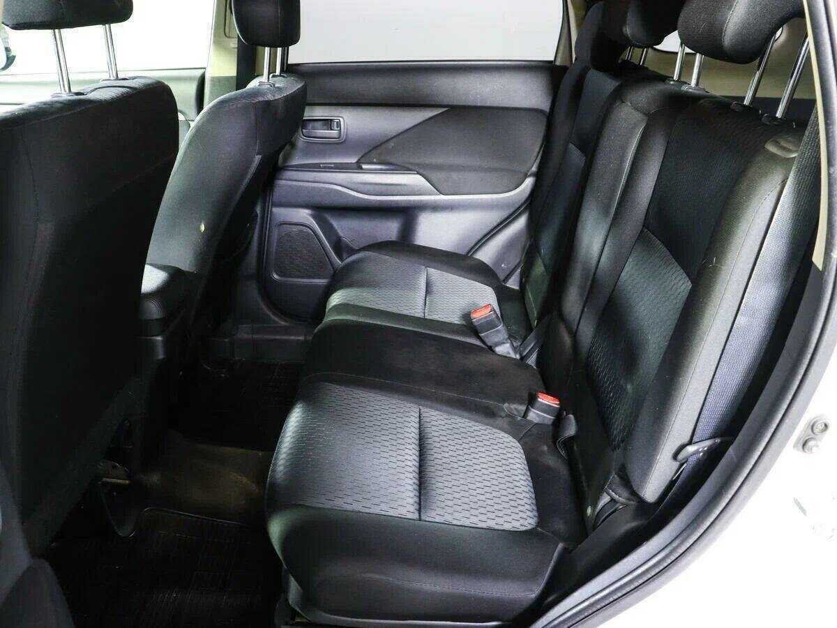 Купить Mitsubishi Outlander с пробегом. Фото: #6