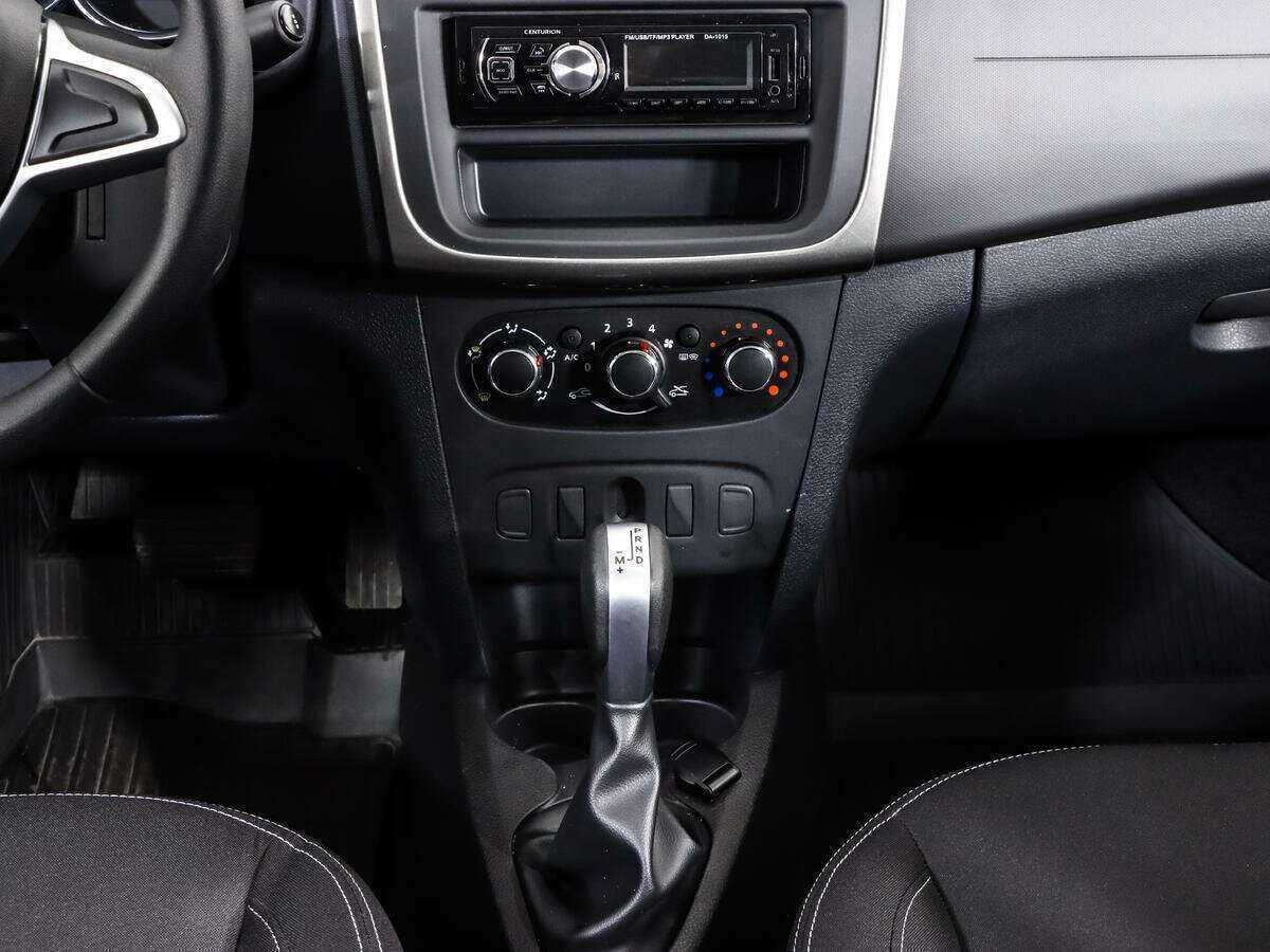 Купить Renault Logan с пробегом. Фото: #9