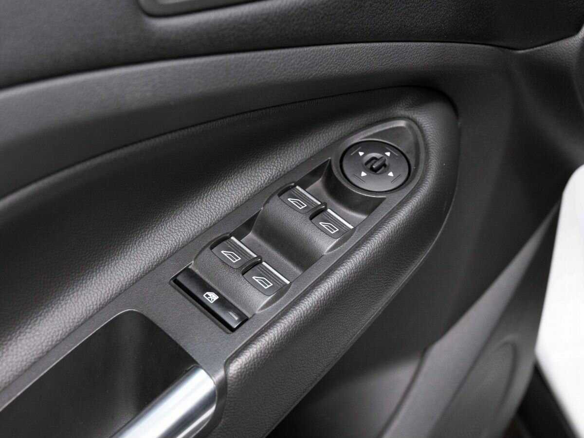 Купить Ford Kuga с пробегом. Фото: #19