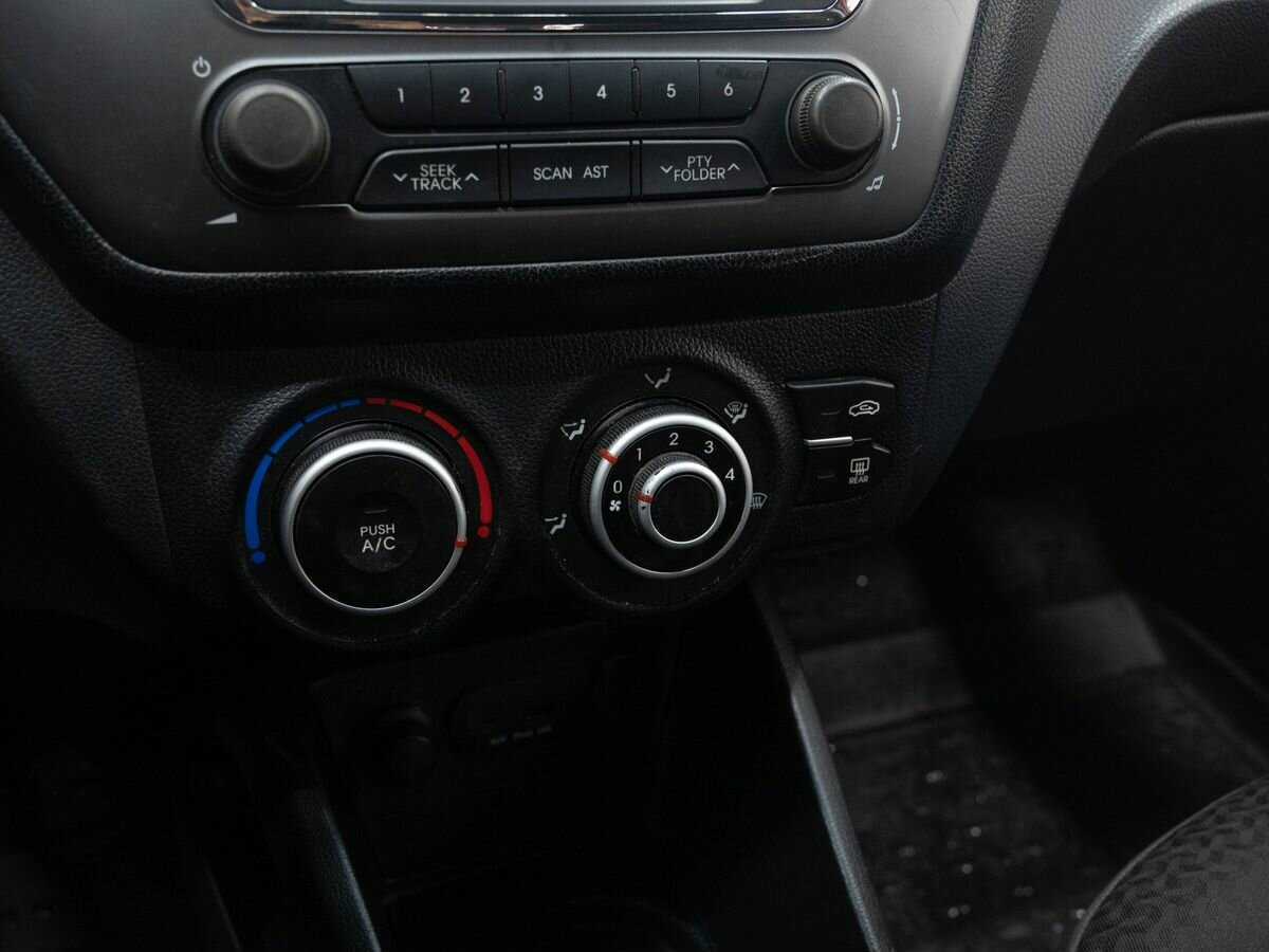 Купить Kia Rio с пробегом. Фото: #18