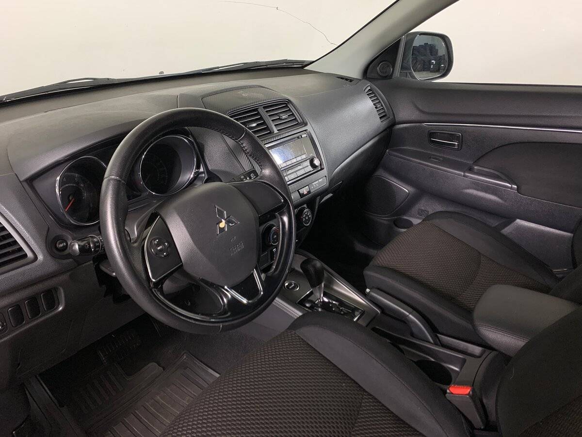 Купить Mitsubishi ASX с пробегом. Фото: #11