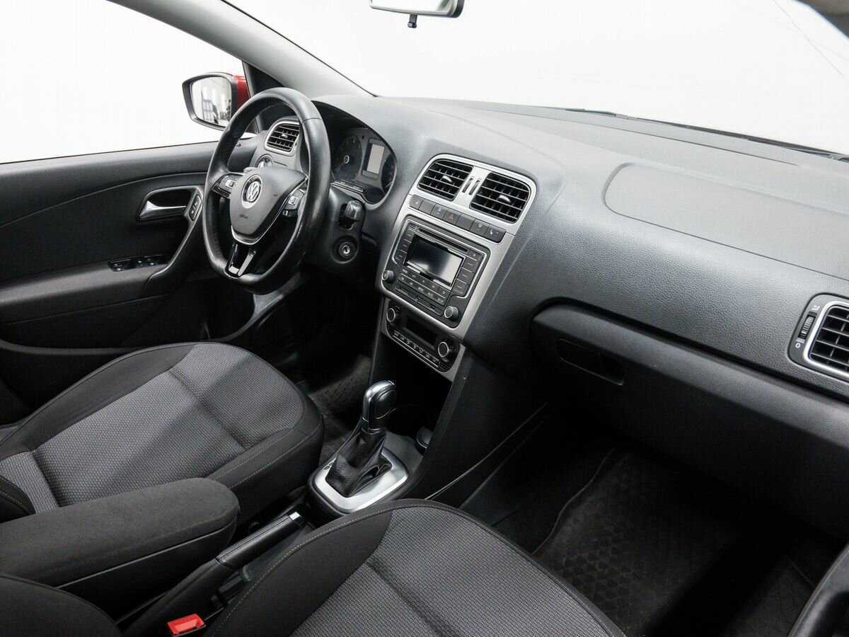 Купить Volkswagen Polo с пробегом. Фото: #4