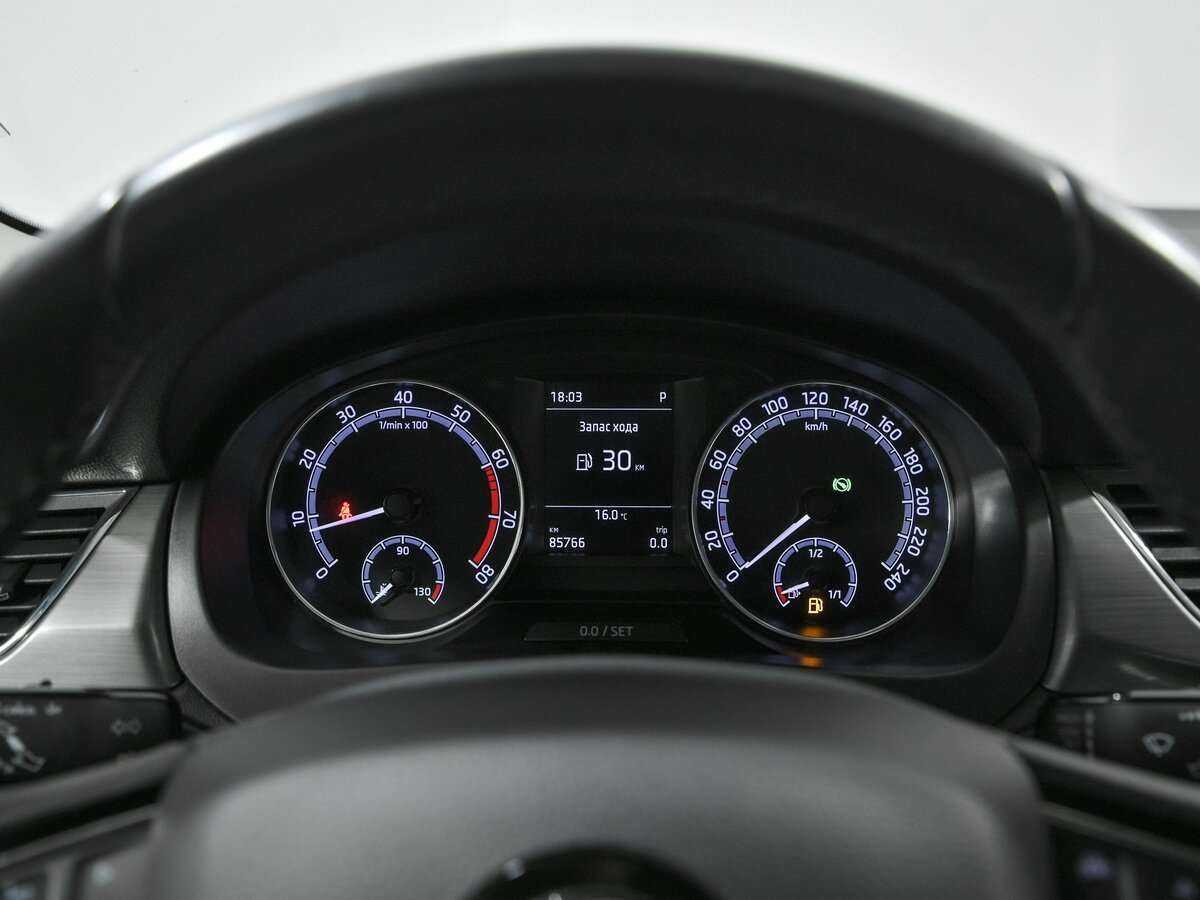 Купить Skoda Rapid с пробегом. Фото: #5