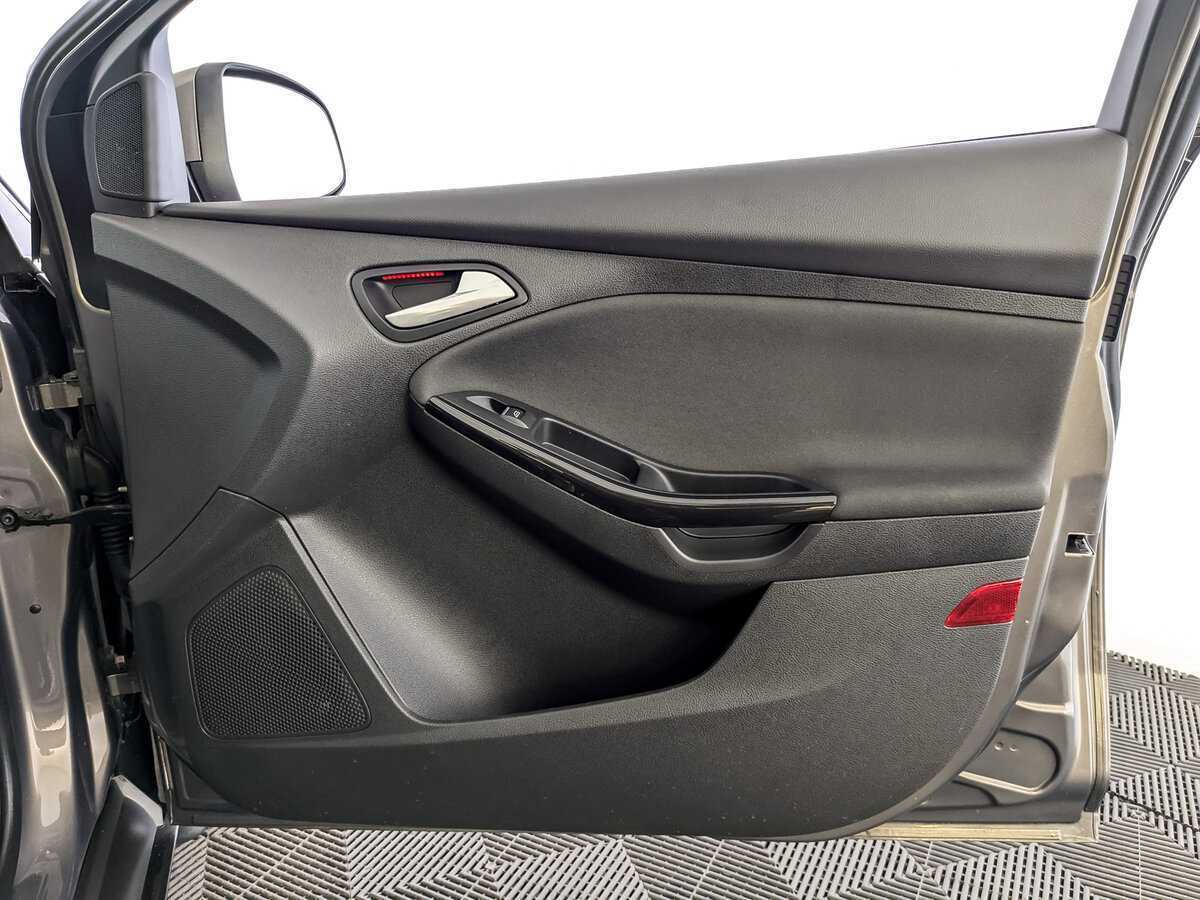 Купить Ford Focus с пробегом. Фото: #19