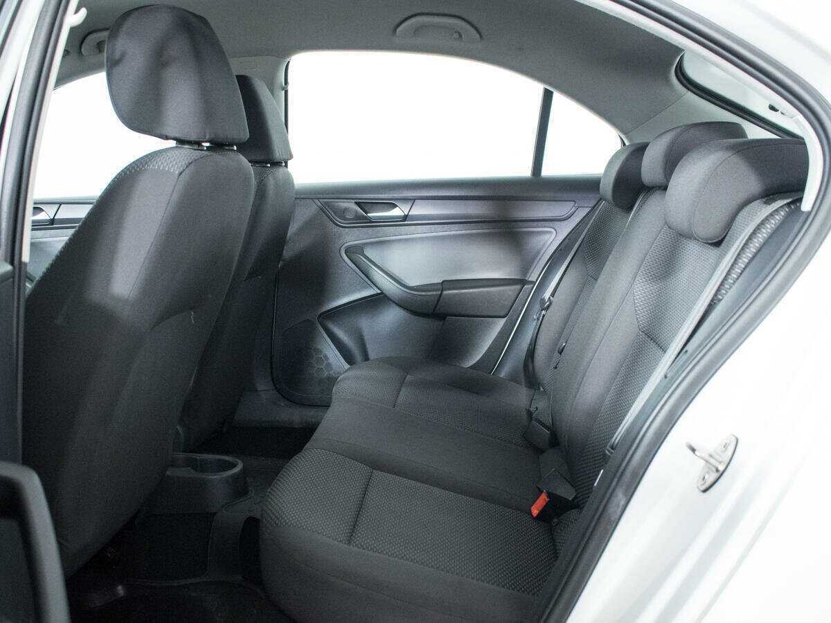 Купить Volkswagen Polo с пробегом. Фото: #9