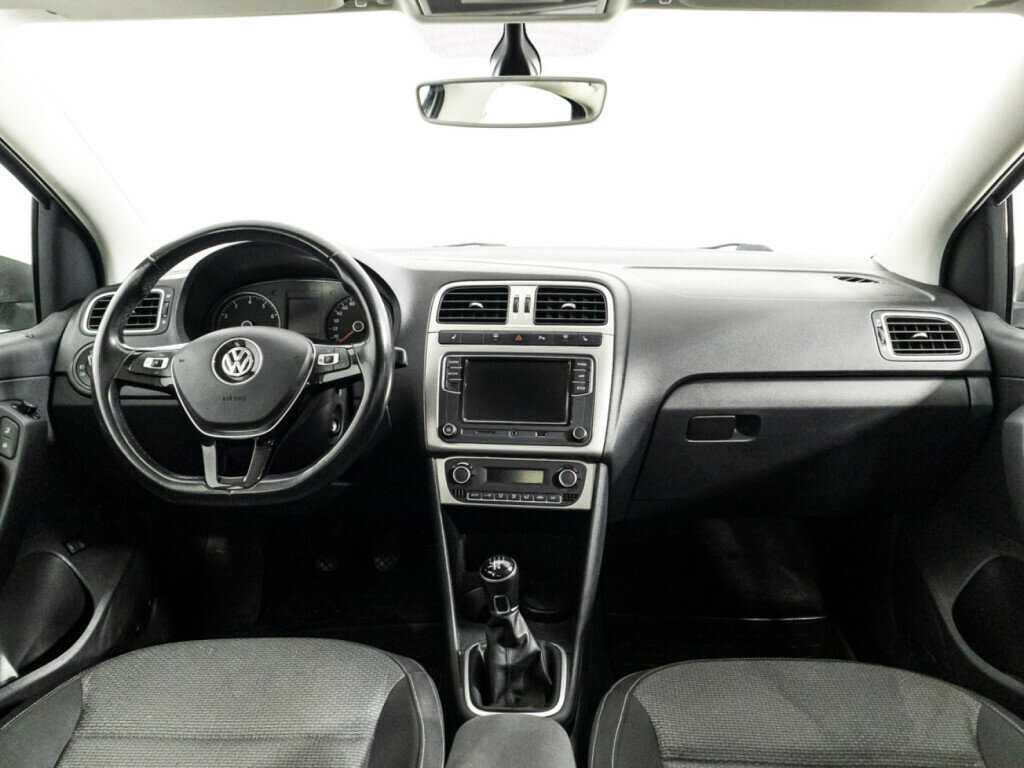 Купить Volkswagen Polo с пробегом. Фото: #12