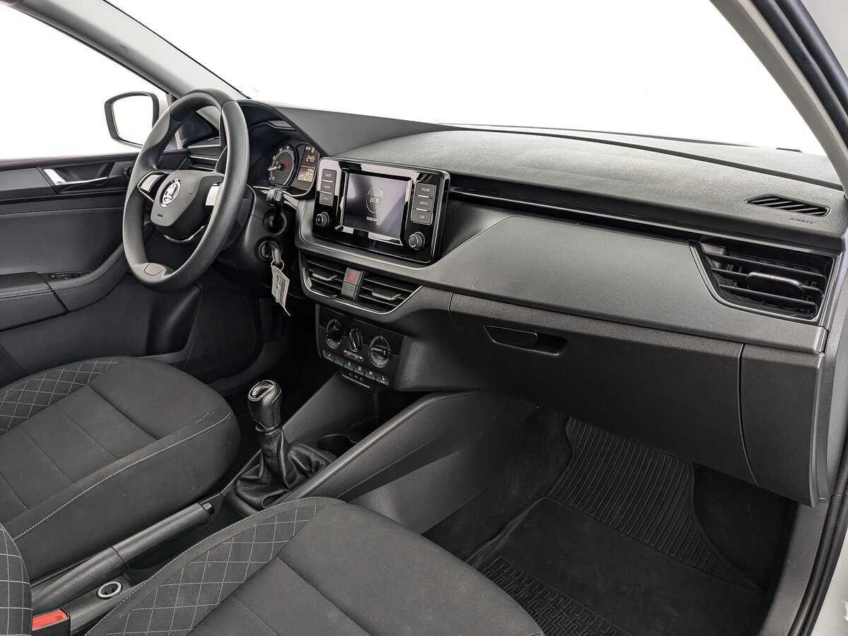 Купить Skoda Rapid с пробегом. Фото: #8