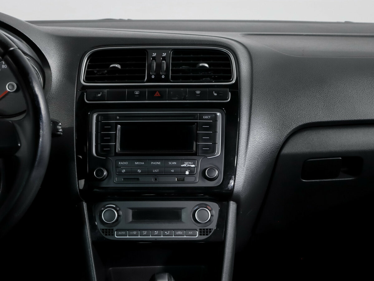 Купить Volkswagen Polo с пробегом. Фото: #9