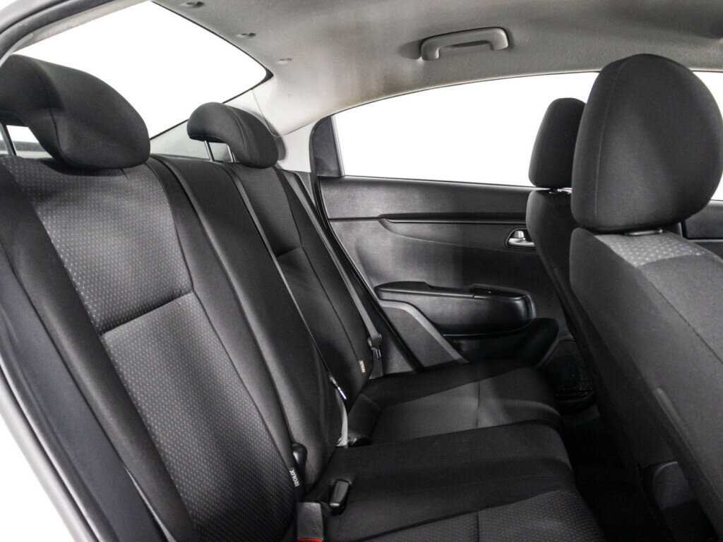 Купить Kia Rio с пробегом. Фото: #22