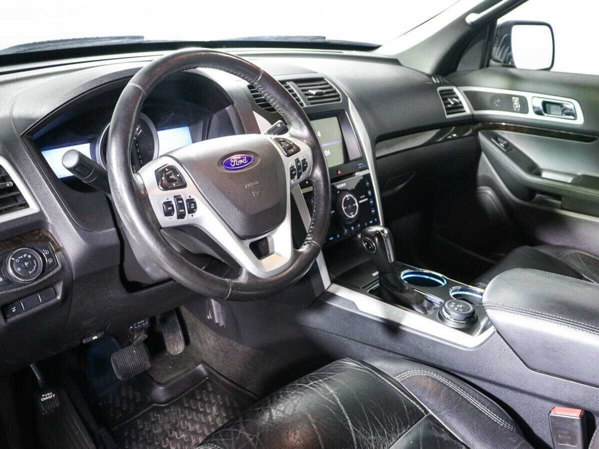 Купить Ford Explorer с пробегом. Фото: #13