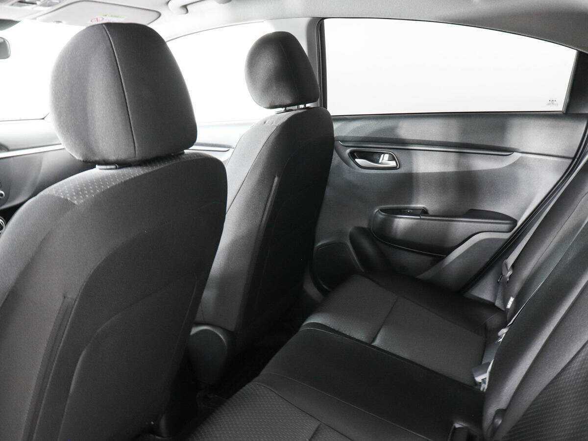 Купить Kia Rio с пробегом. Фото: #11