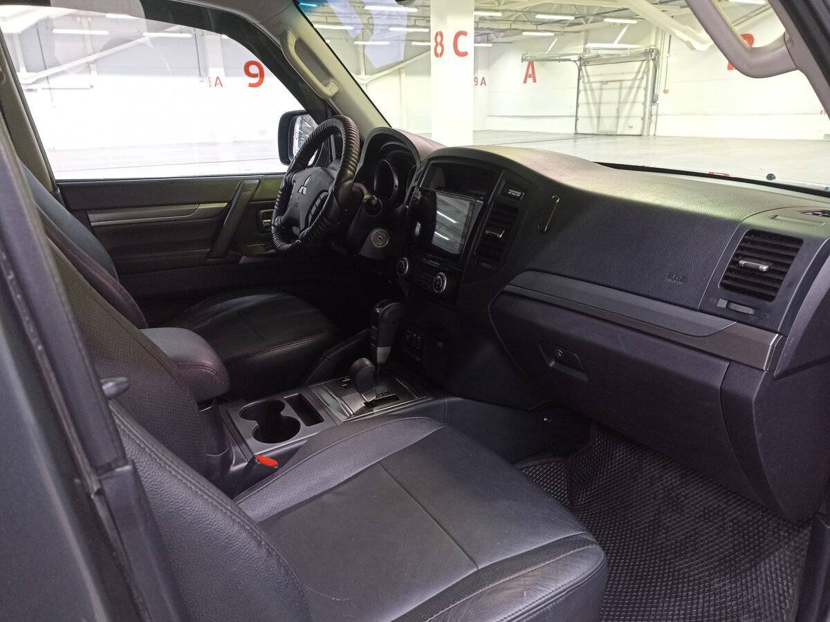 Купить Mitsubishi Pajero с пробегом. Фото: #10
