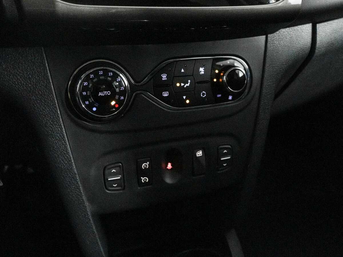 Купить Renault Sandero с пробегом. Фото: #9