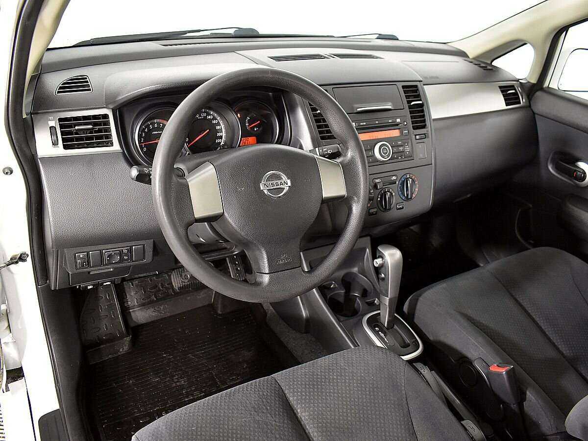 Купить Nissan Tiida с пробегом. Фото: #6