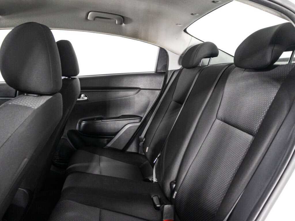 Купить Kia Rio с пробегом. Фото: #9