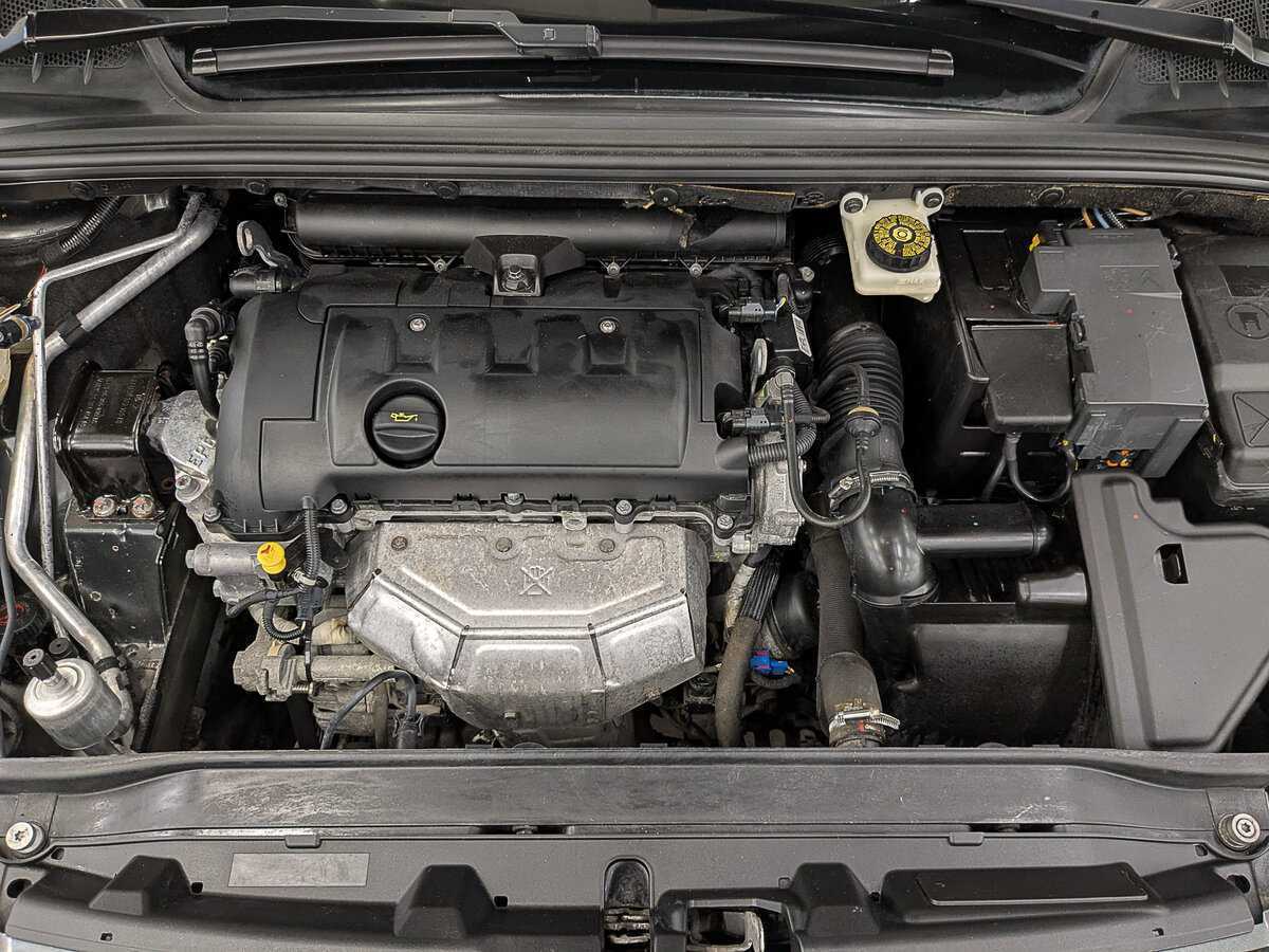 Купить Peugeot 308 с пробегом. Фото: #8