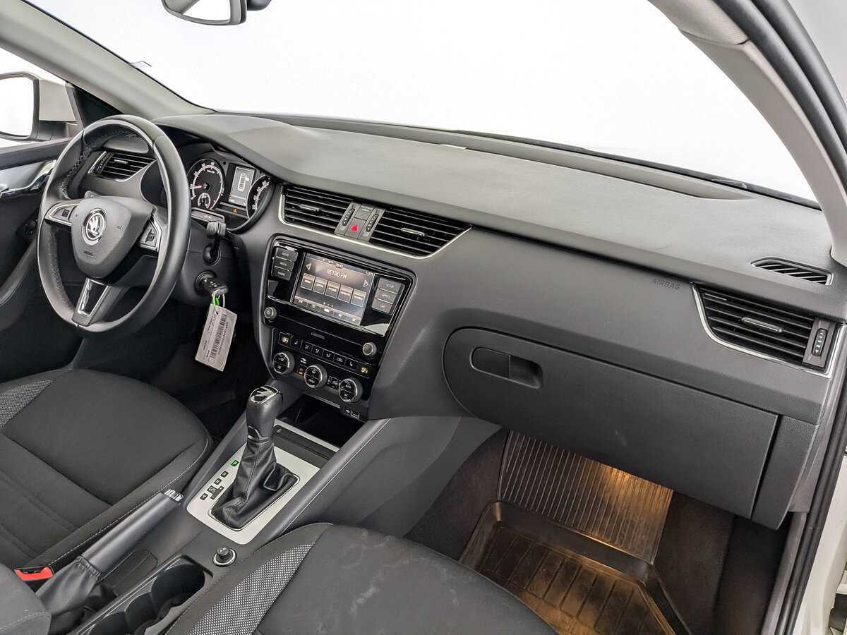 Купить Skoda Octavia с пробегом. Фото: #10