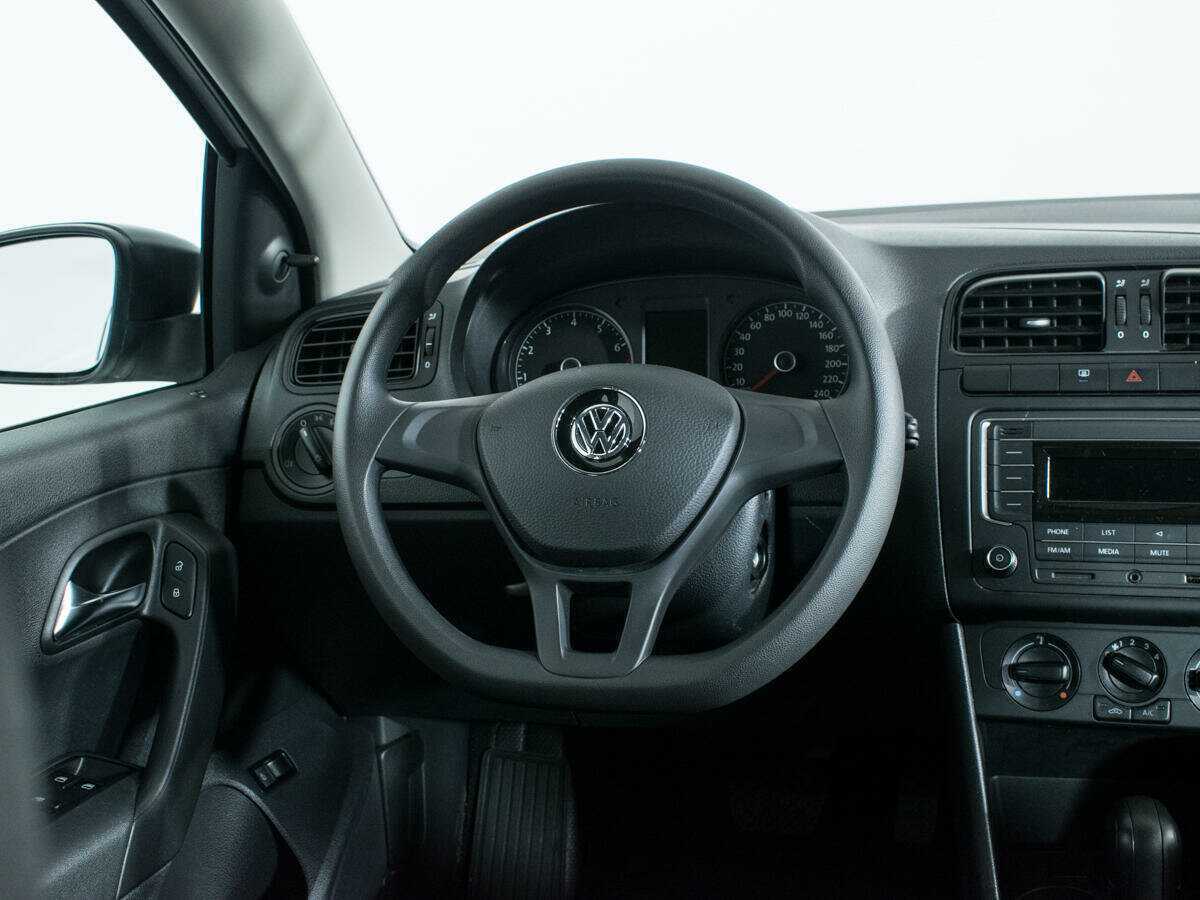 Купить Volkswagen Polo с пробегом. Фото: #13