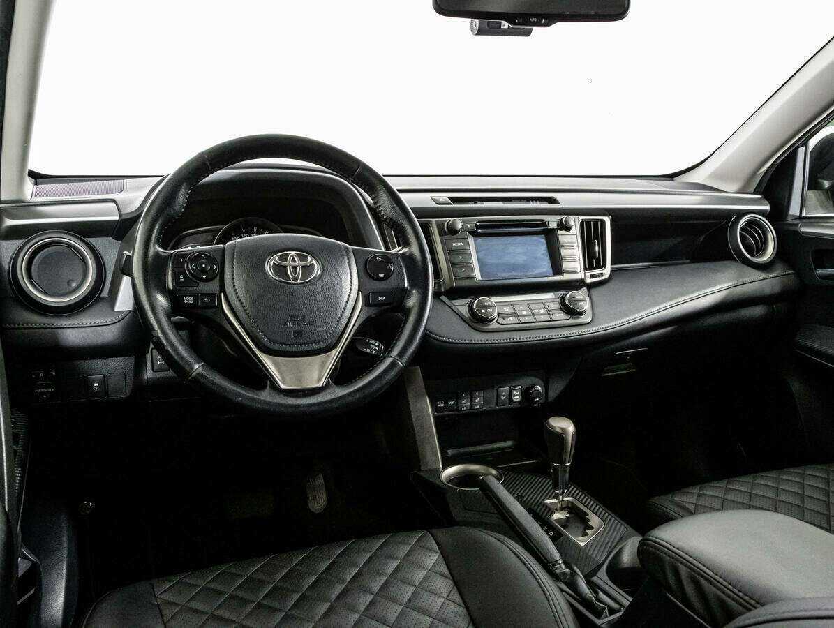 Купить Toyota RAV4 с пробегом. Фото: #9