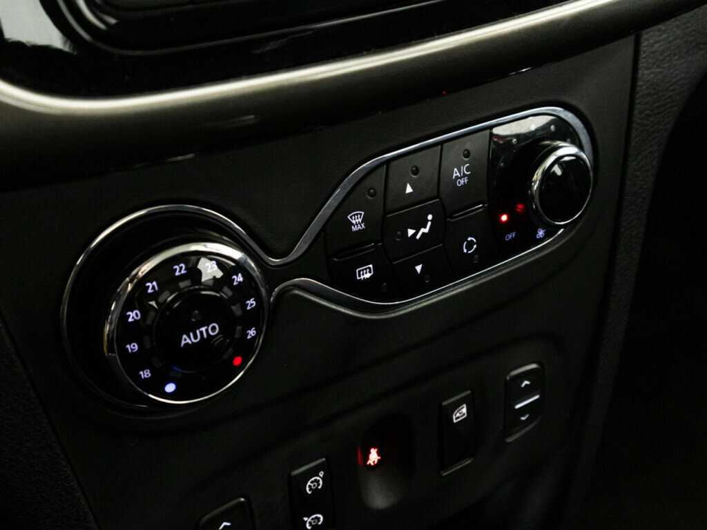 Купить Renault Sandero с пробегом. Фото: #14