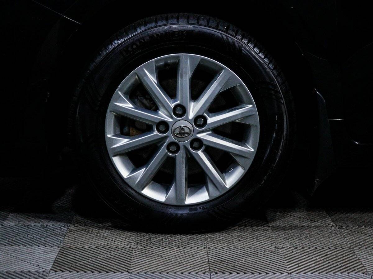 Купить Toyota Camry с пробегом. Фото: #11