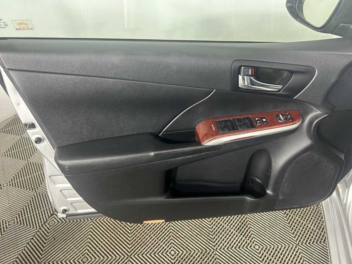 Купить Toyota Camry с пробегом. Фото: #7