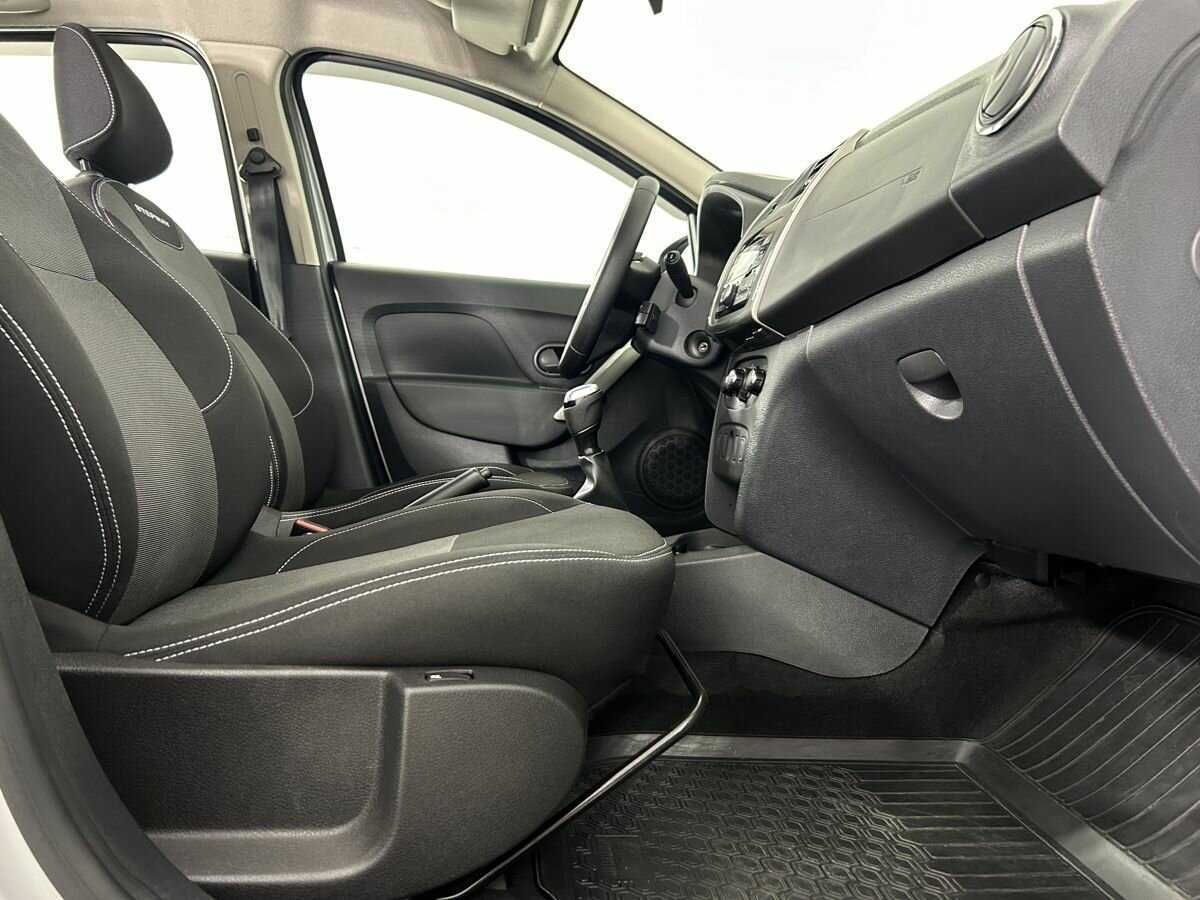 Купить Renault Sandero с пробегом. Фото: #13