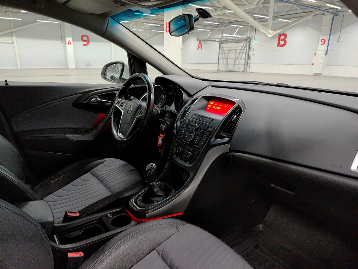 Купить Opel Astra с пробегом. Фото: #10