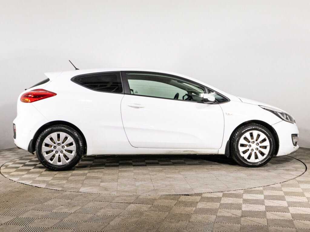 Купить Kia Ceed с пробегом. Фото: #3