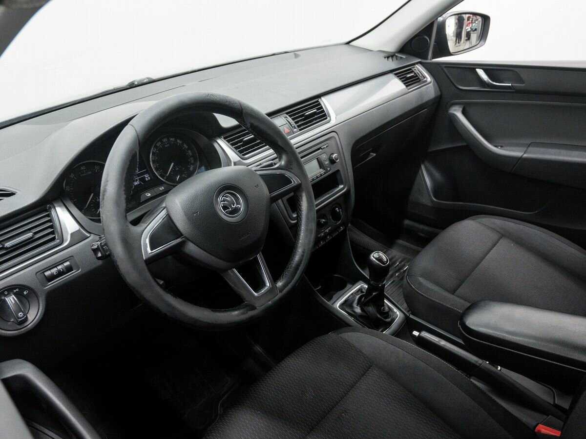 Купить Skoda Rapid с пробегом. Фото: #12