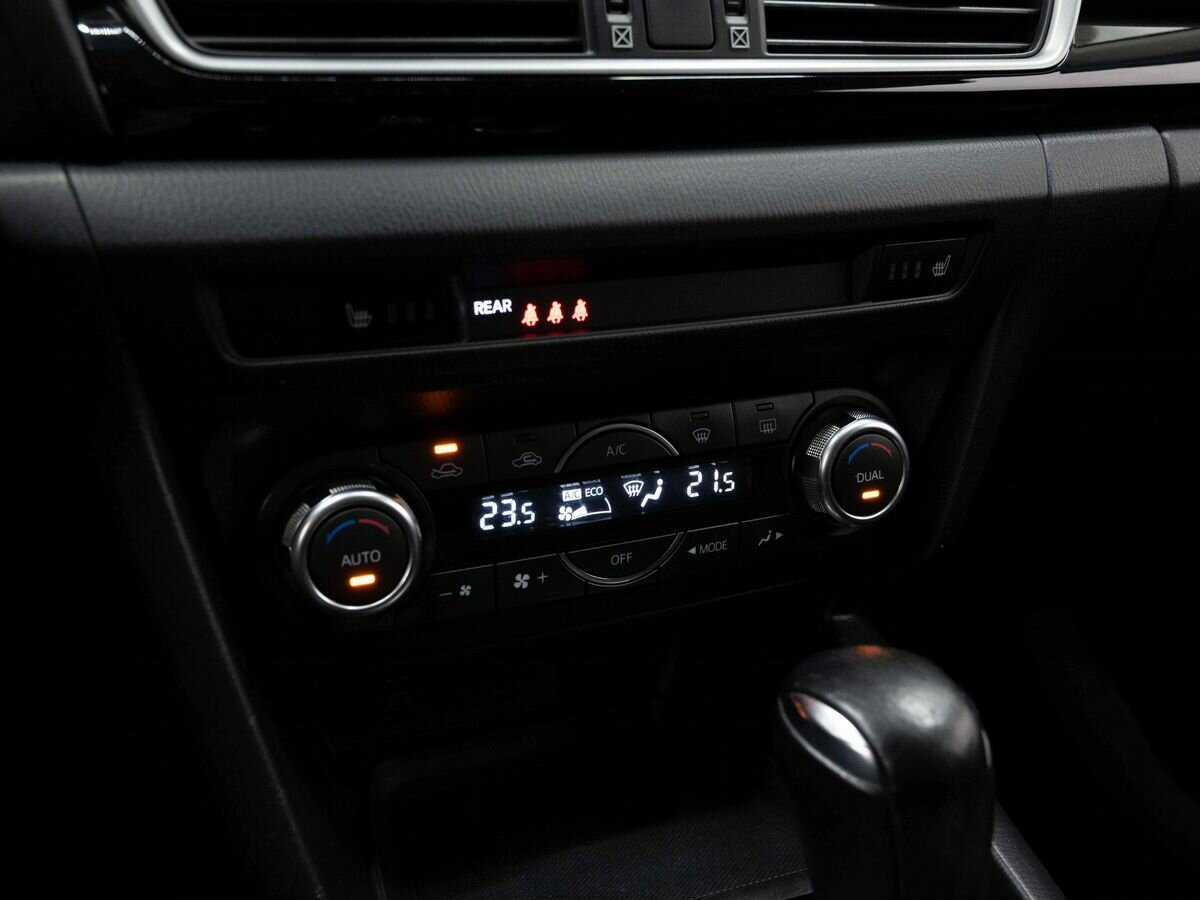 Купить Mazda 3 с пробегом. Фото: #18