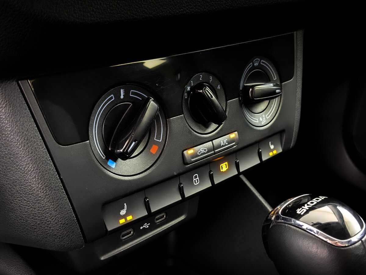 Купить Skoda Rapid с пробегом. Фото: #20