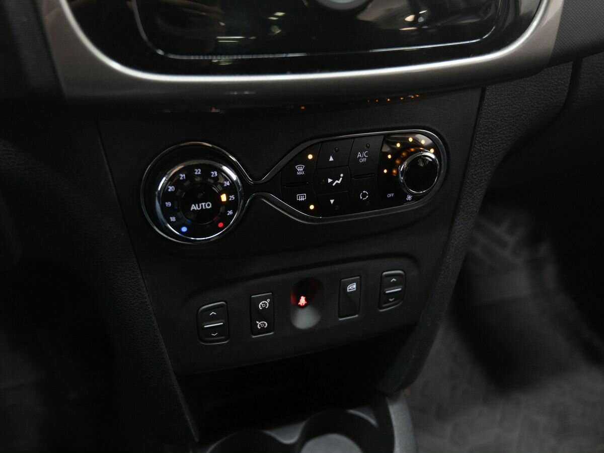 Купить Renault Logan с пробегом. Фото: #17