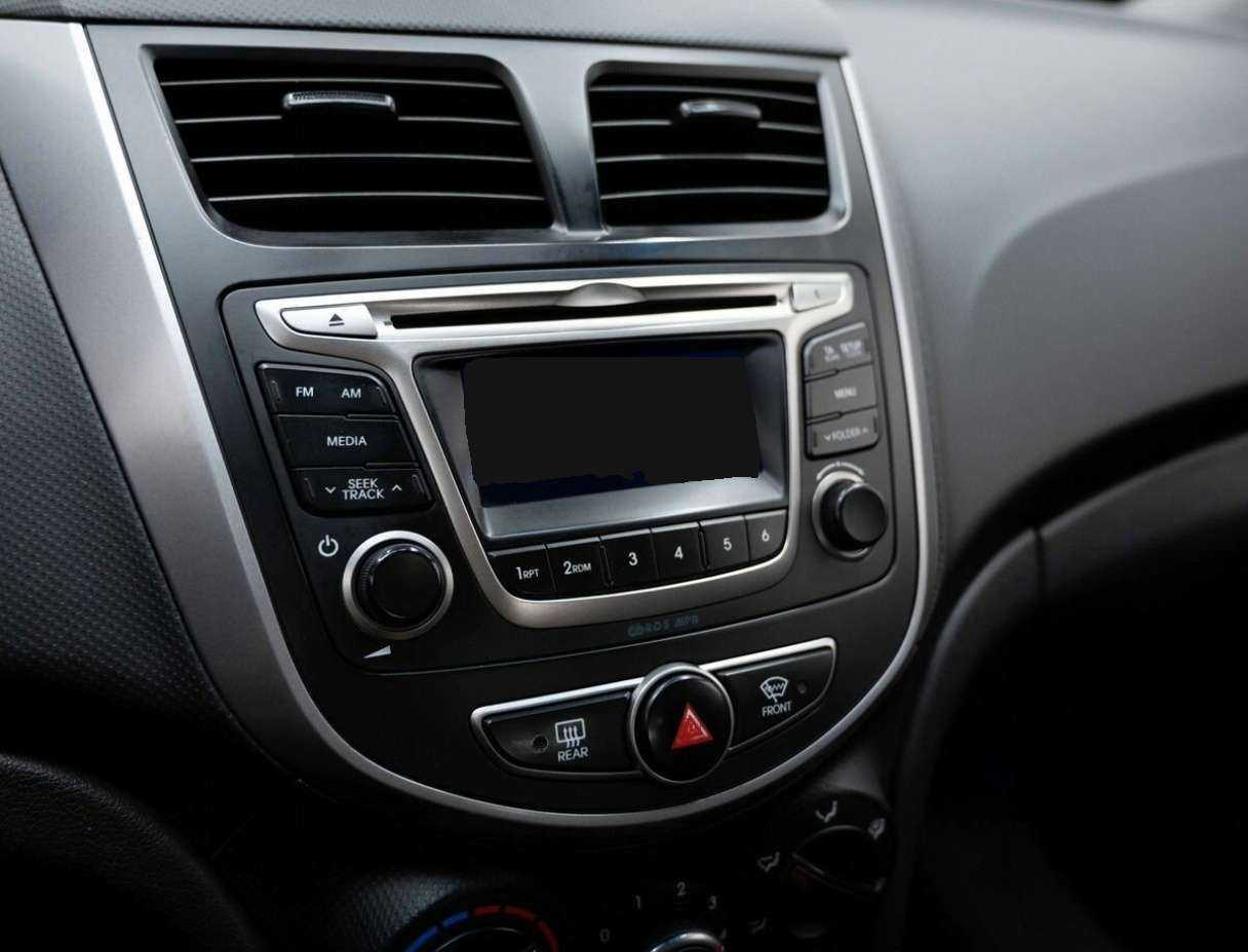 Купить Hyundai Solaris с пробегом. Фото: #19