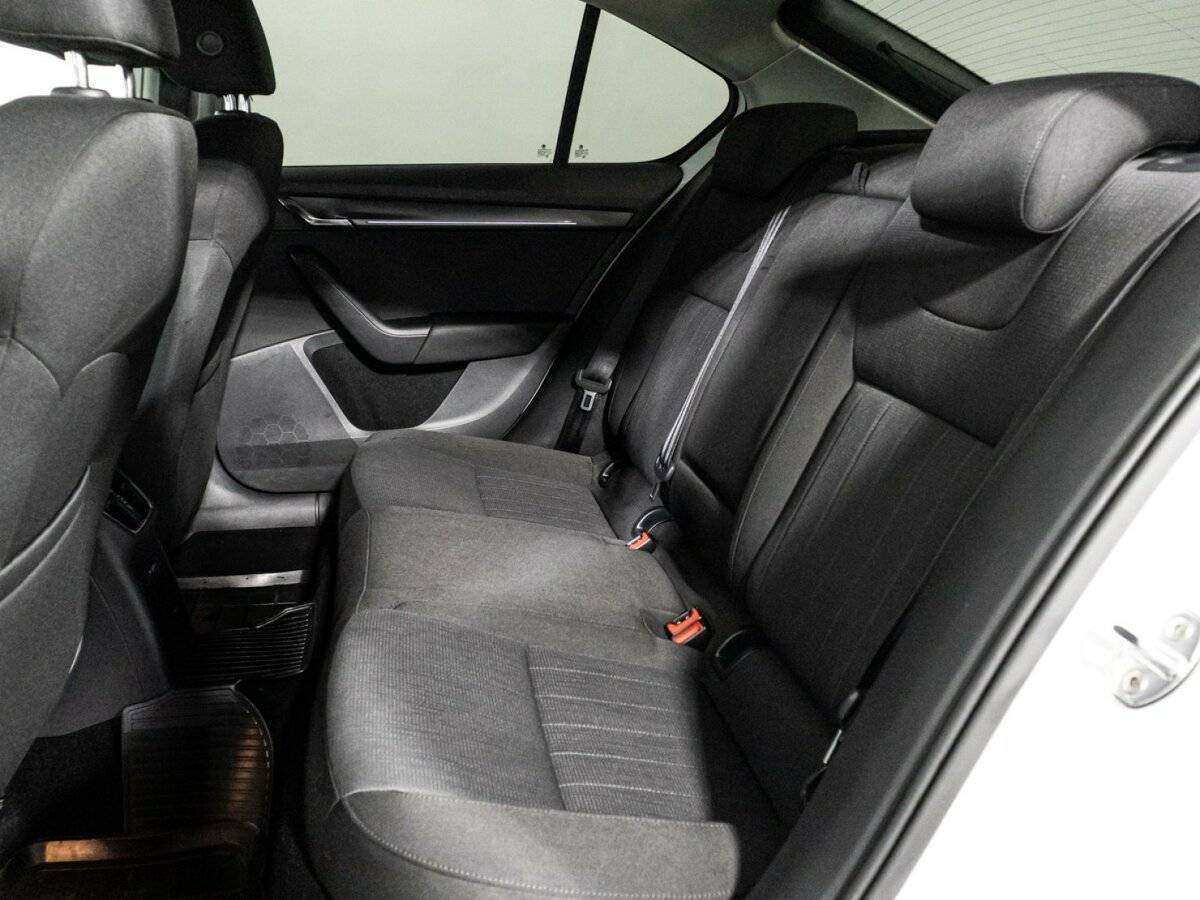 Купить Skoda Octavia с пробегом. Фото: #9